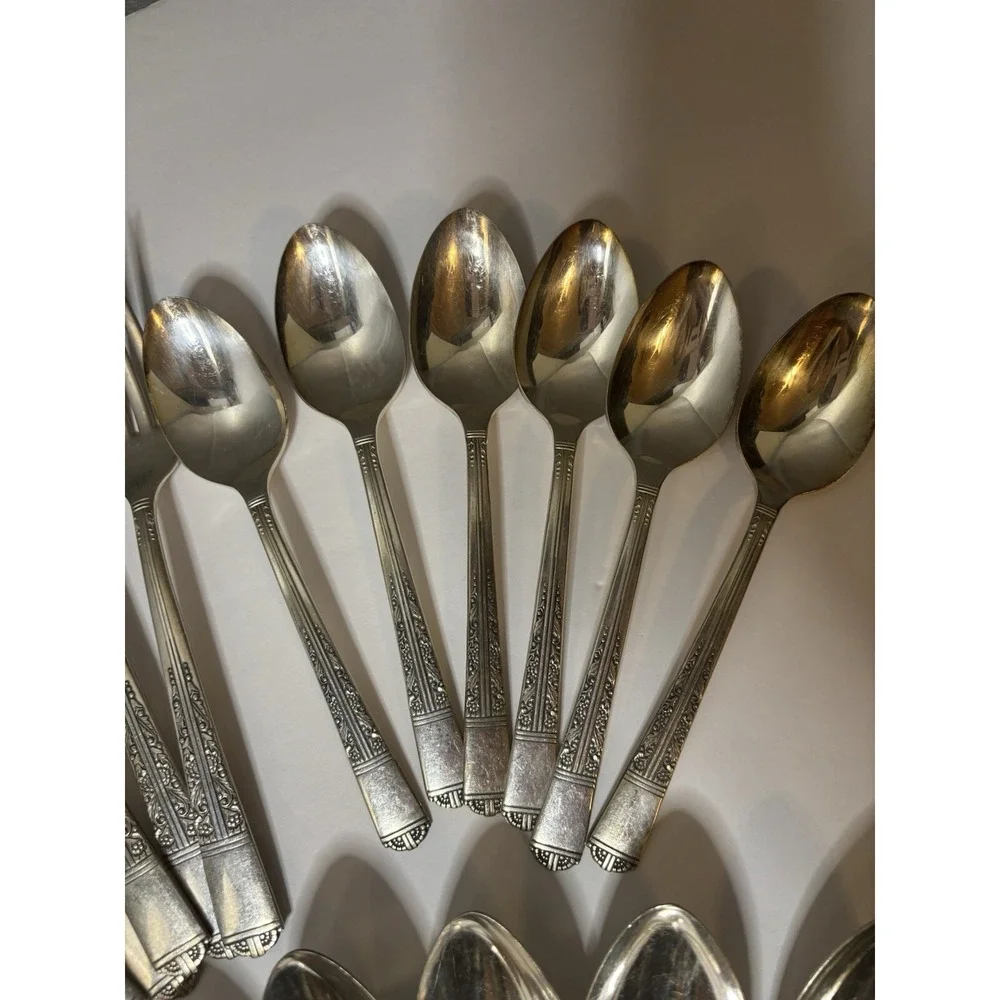 LOT OF 24PC Oakleigh Royal York Silverplate Tudor Flatware Oneida Community 1937